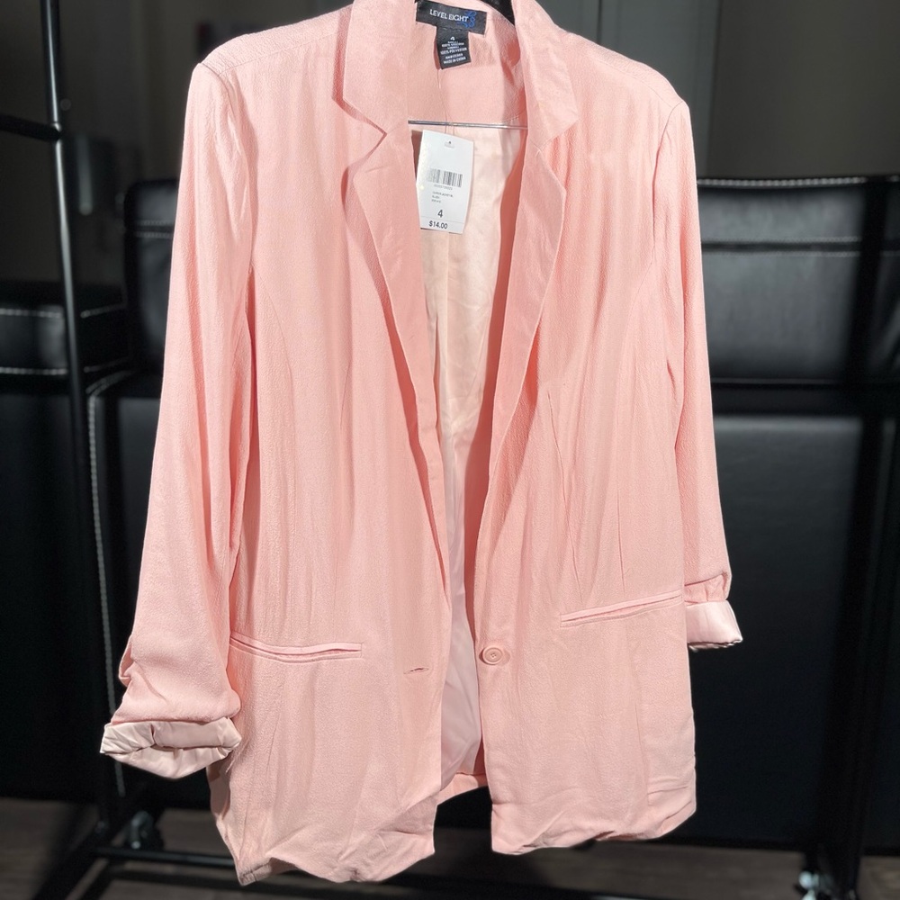 🛑 LEVEL EIGHT Blazer - Size 4 - Long Sleeve Single Button Viscose_Peach + Black